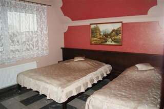 Мини-отель Pokoje Gościnne Gum-Bar Biskupice Двухместный номер с 1 кроватью или 2 отдельными кроватями-1
